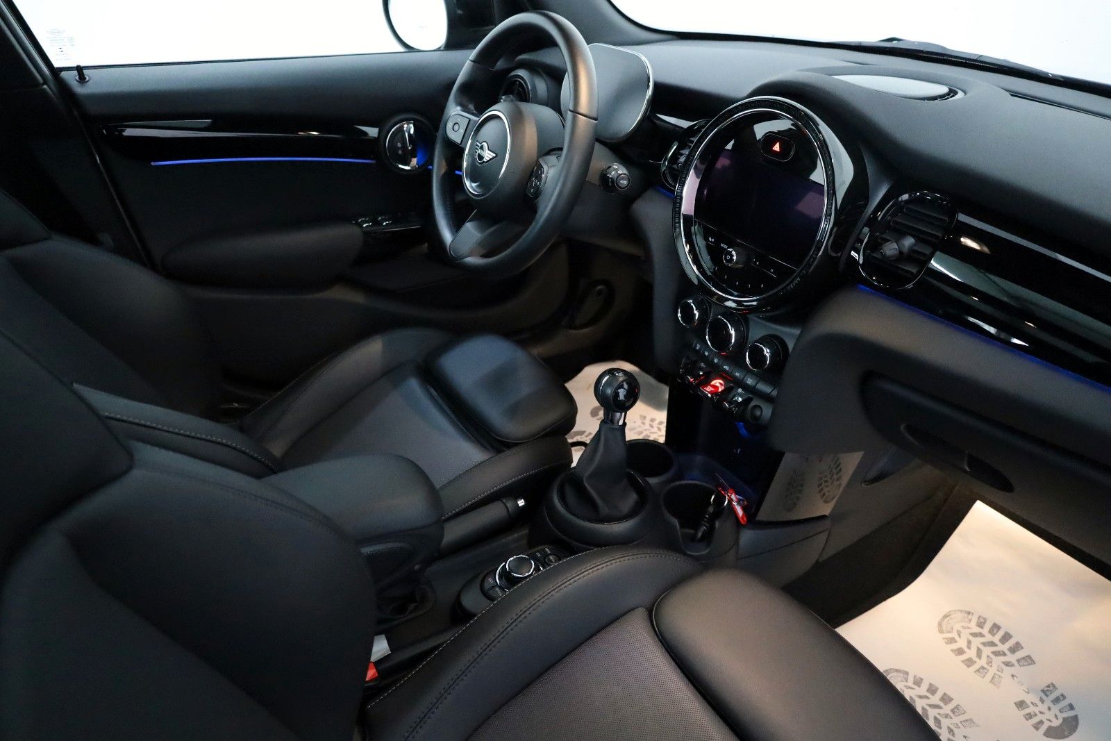 Fahrzeugabbildung MINI COOPER Mini 5-trg,Leder,Navi,Panorama,LED