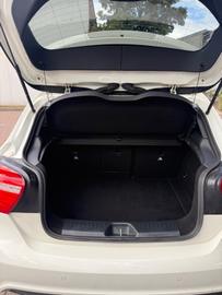 صورة 6 لـ 2014 Mercedes-BENZ A 220