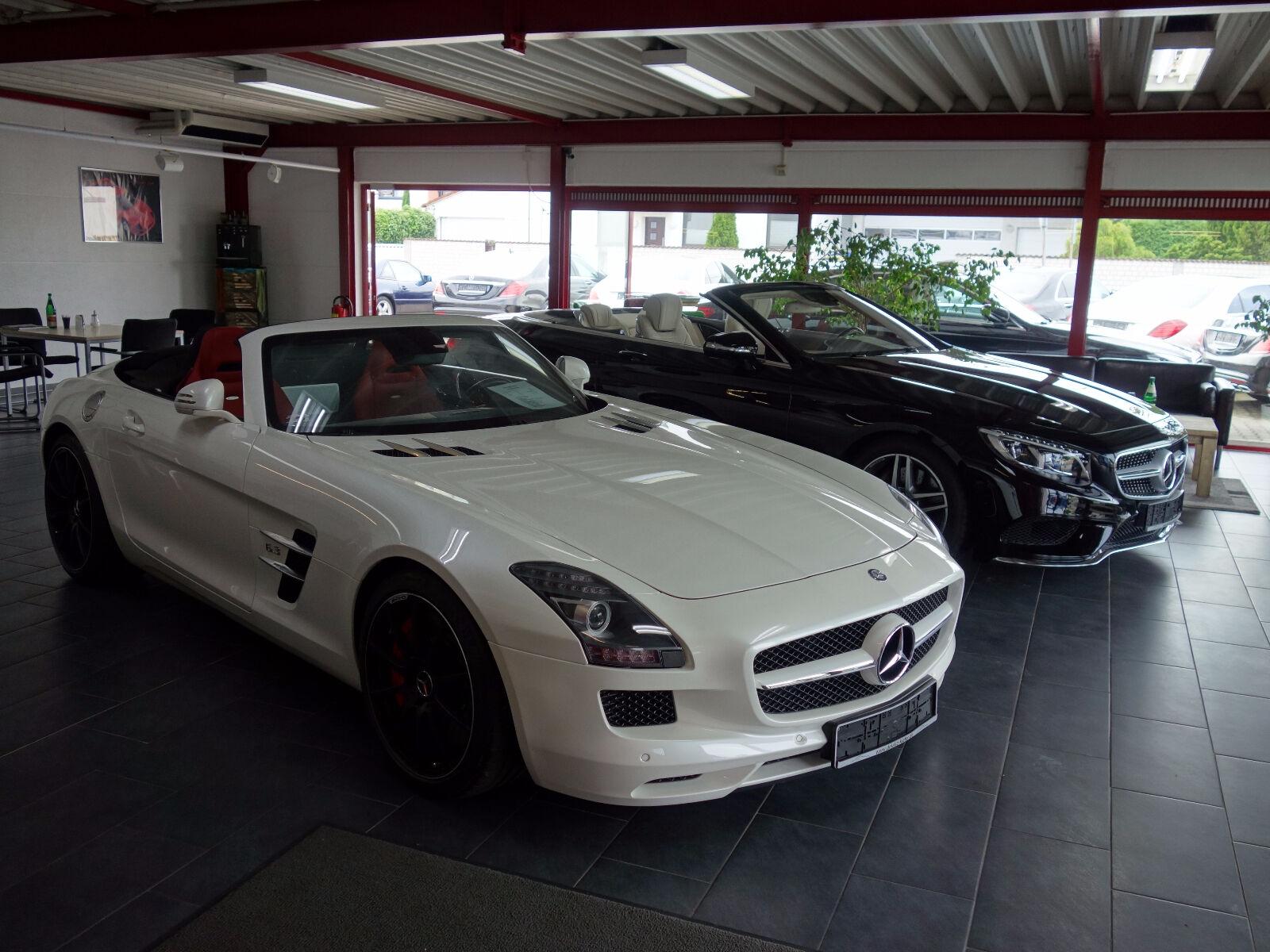 showroom-image-top