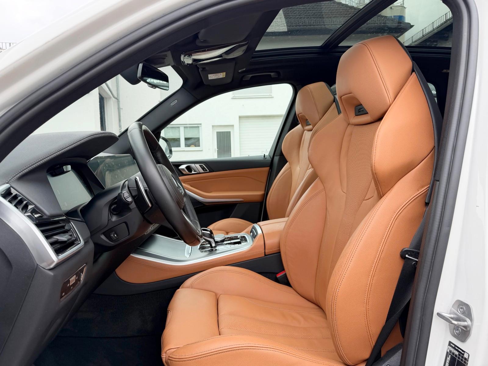 BMW X5 xDr45e M Sport PANO*M Sitze*AHK*360°*DA-Prof