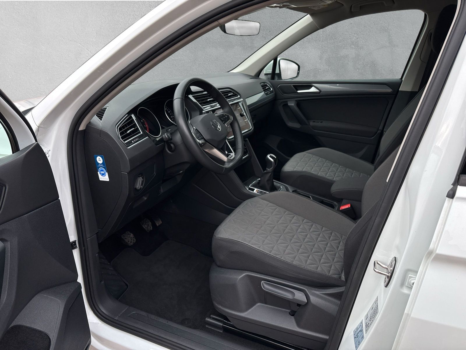 Fahrzeugabbildung Volkswagen Tiguan Life 1.5 TSI RFK Matrix-LED