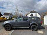 Nissan Navara 2.5 dCi Double Cab - HOCHGELEGT -NAVI  - gebrauchte Nissan Navara aus dem Jahr 2010