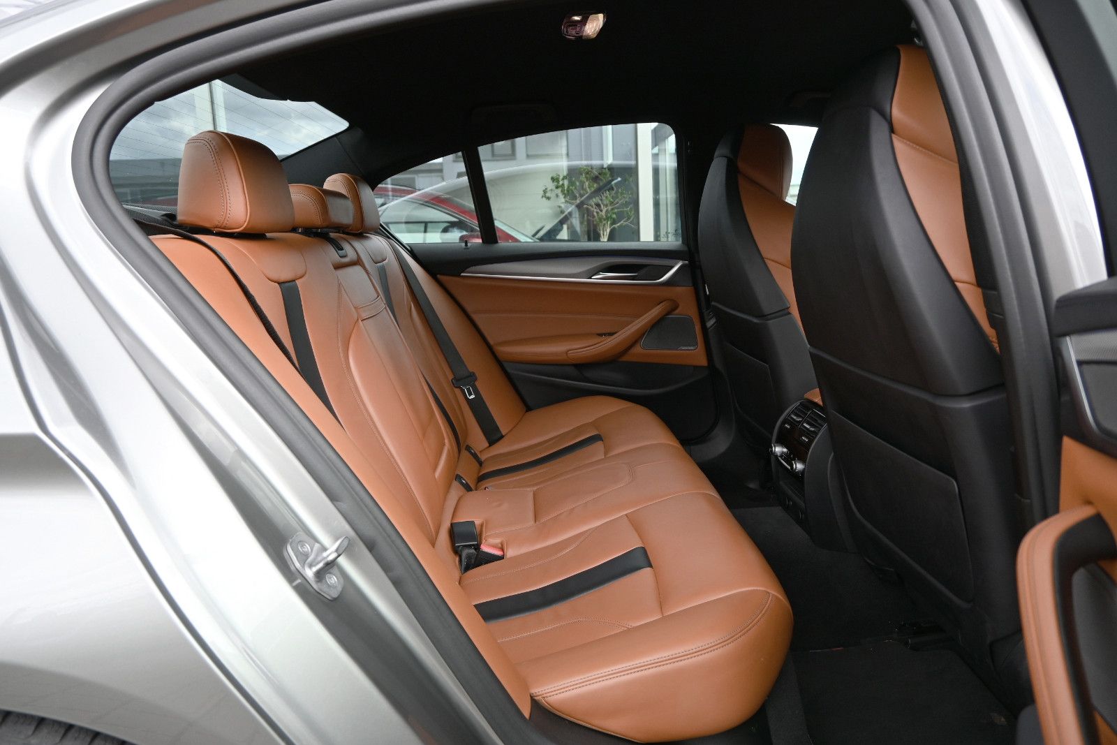 Fahrzeugabbildung BMW M5 xDrive °Driving Assistant Plus°HARMAN°M-SITZ°