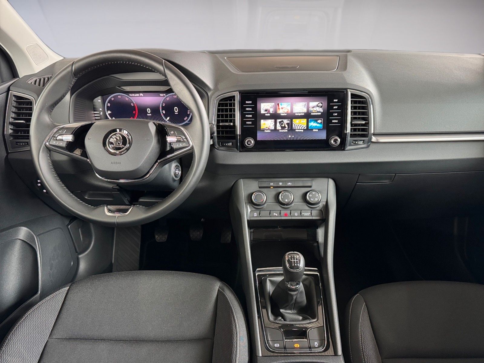 Fahrzeugabbildung SKODA Karoq Ambition 1.0 TSI