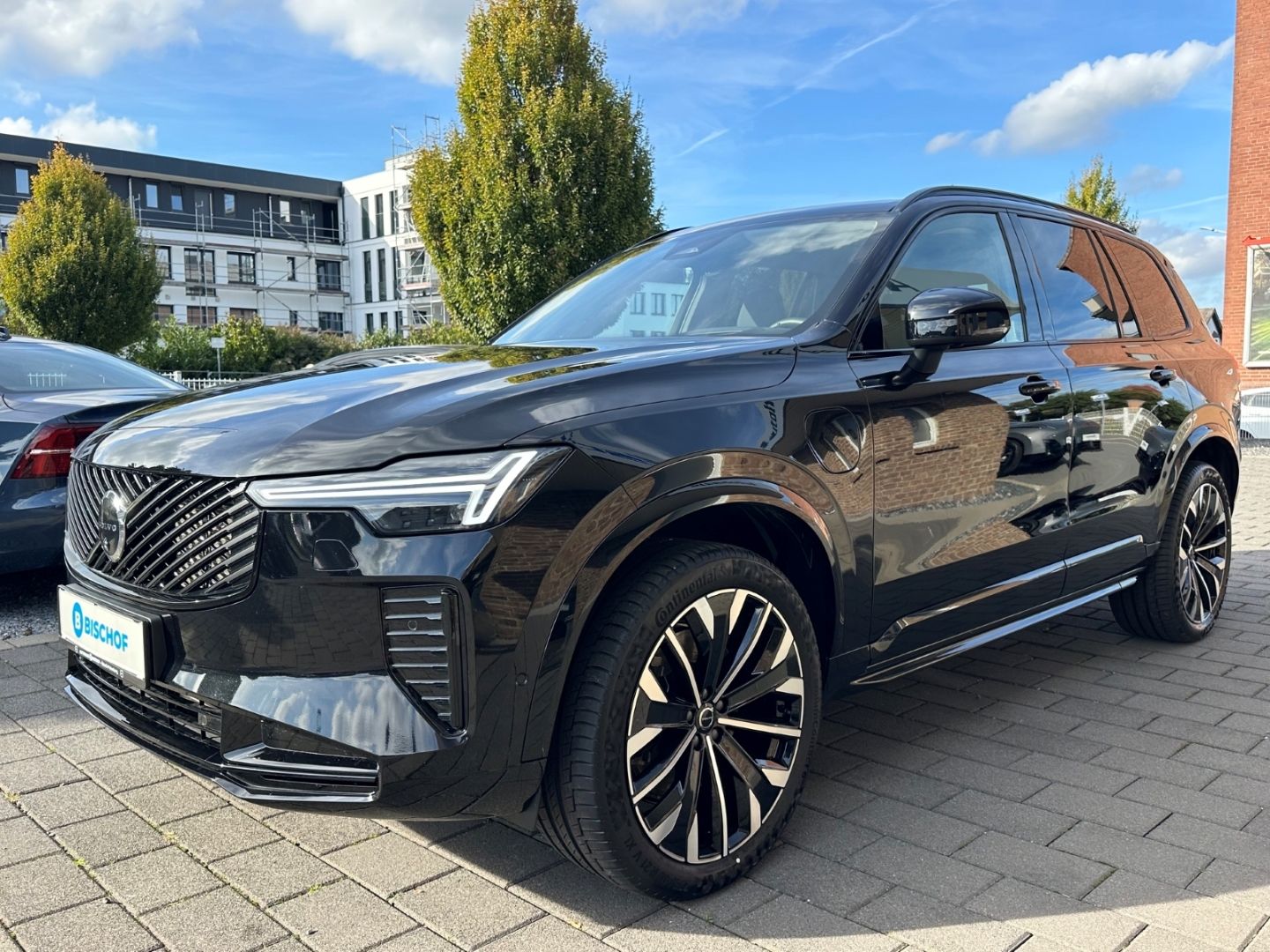 Volvo XC90 T8 Plus Dark Recharge AWD 360 Pano HUD Matr imagem 3