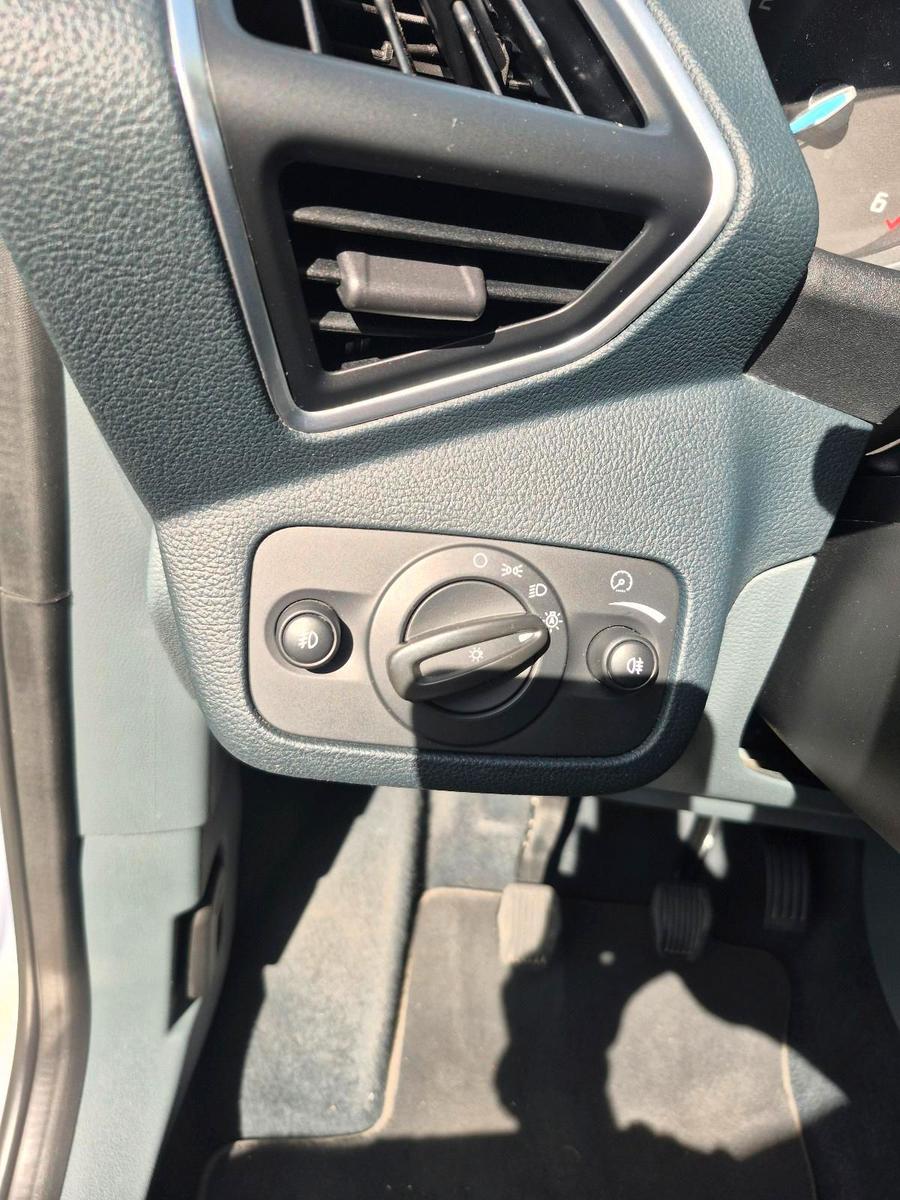 Ford C-MAX 2011 — photo 7