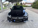 Mercedes-Benz C220d T - schwarze Mercedes-Benz 220