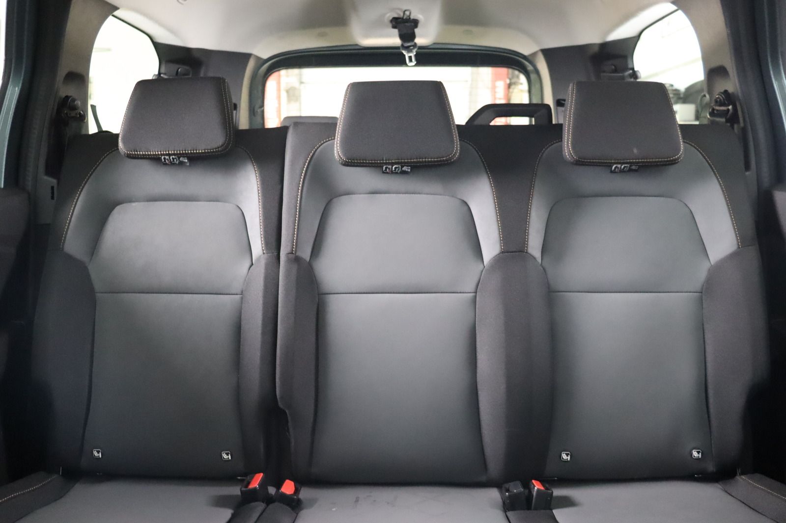 Fahrzeugabbildung Ford Grand C-Max 1.0 Cool & Connect * Navi * SHZ HU/A