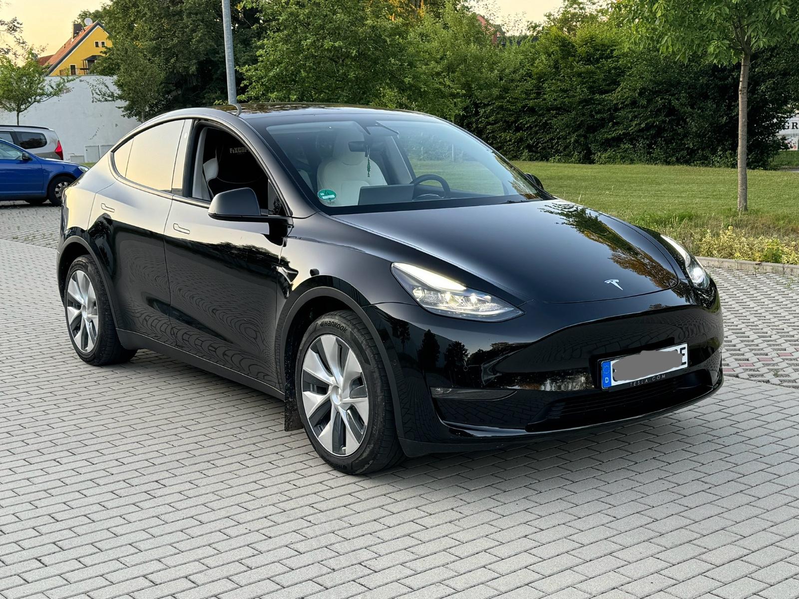 Tesla Model Y Long Range Dual Motor AWD