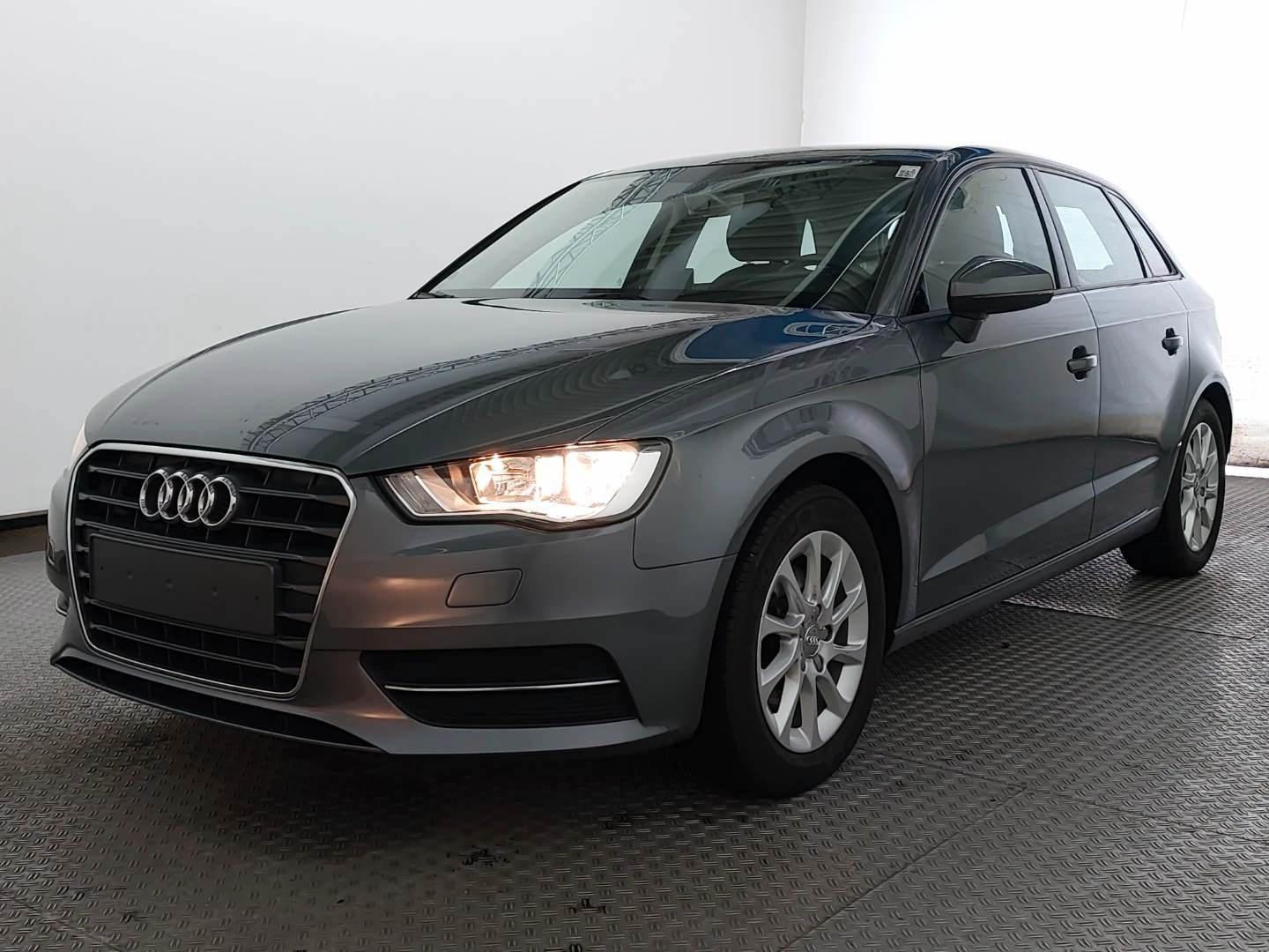 Audi A3 Sportback attraction ultra S-Tronic AHK Telef