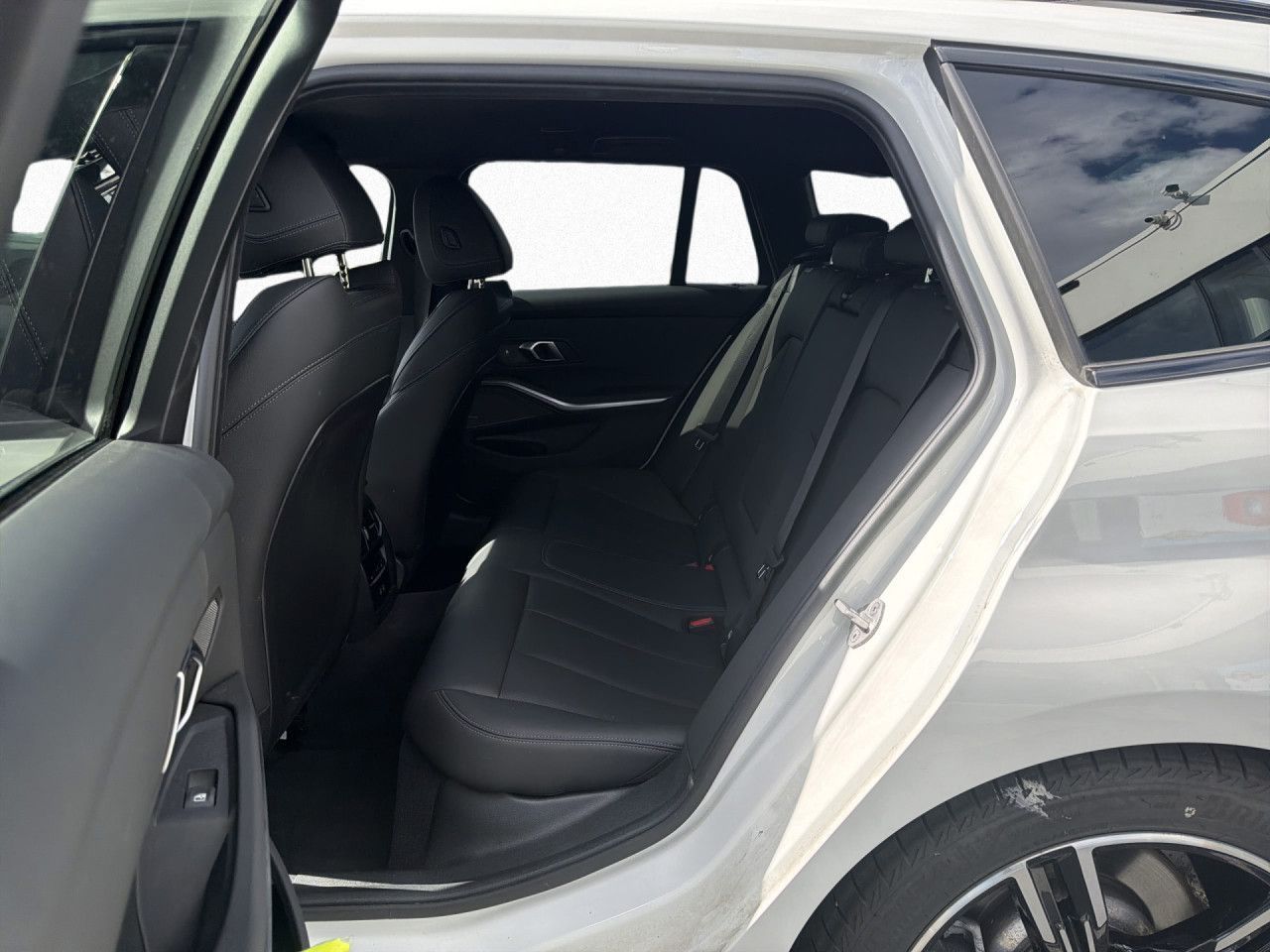 BMW 330 - Bild 13