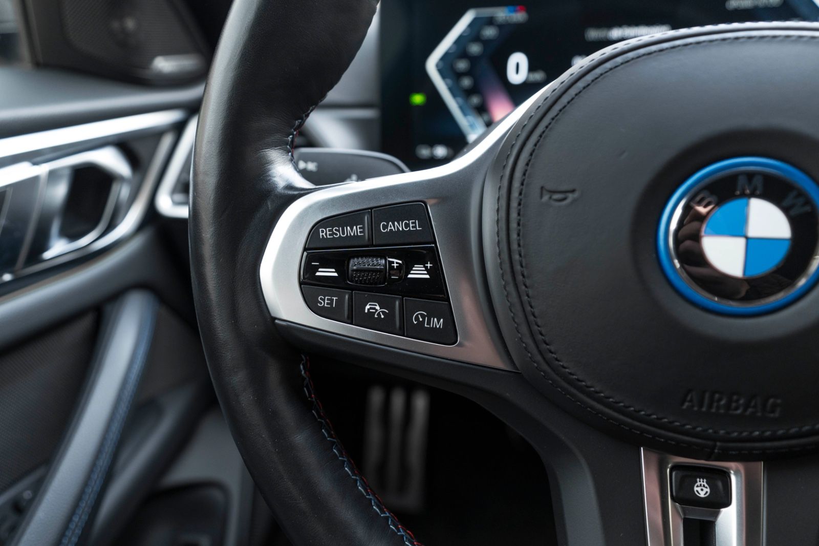 Fahrzeugabbildung BMW i4 M50 GC H&K LASERLICHT KAM CARPLAY ACC M+S