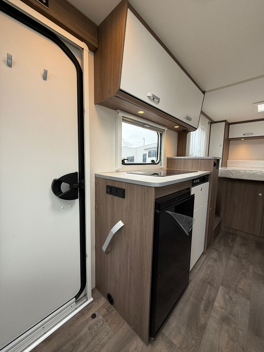 Fahrzeugabbildung Carado V339 pro+ - SUMMER-SALE - 7.822 € SPAREN !