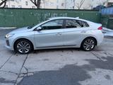 Hyundai IONIQ 1.6l GDi HYBRID Premium LEDER INFINITY - silberne Hyundai IONIQ