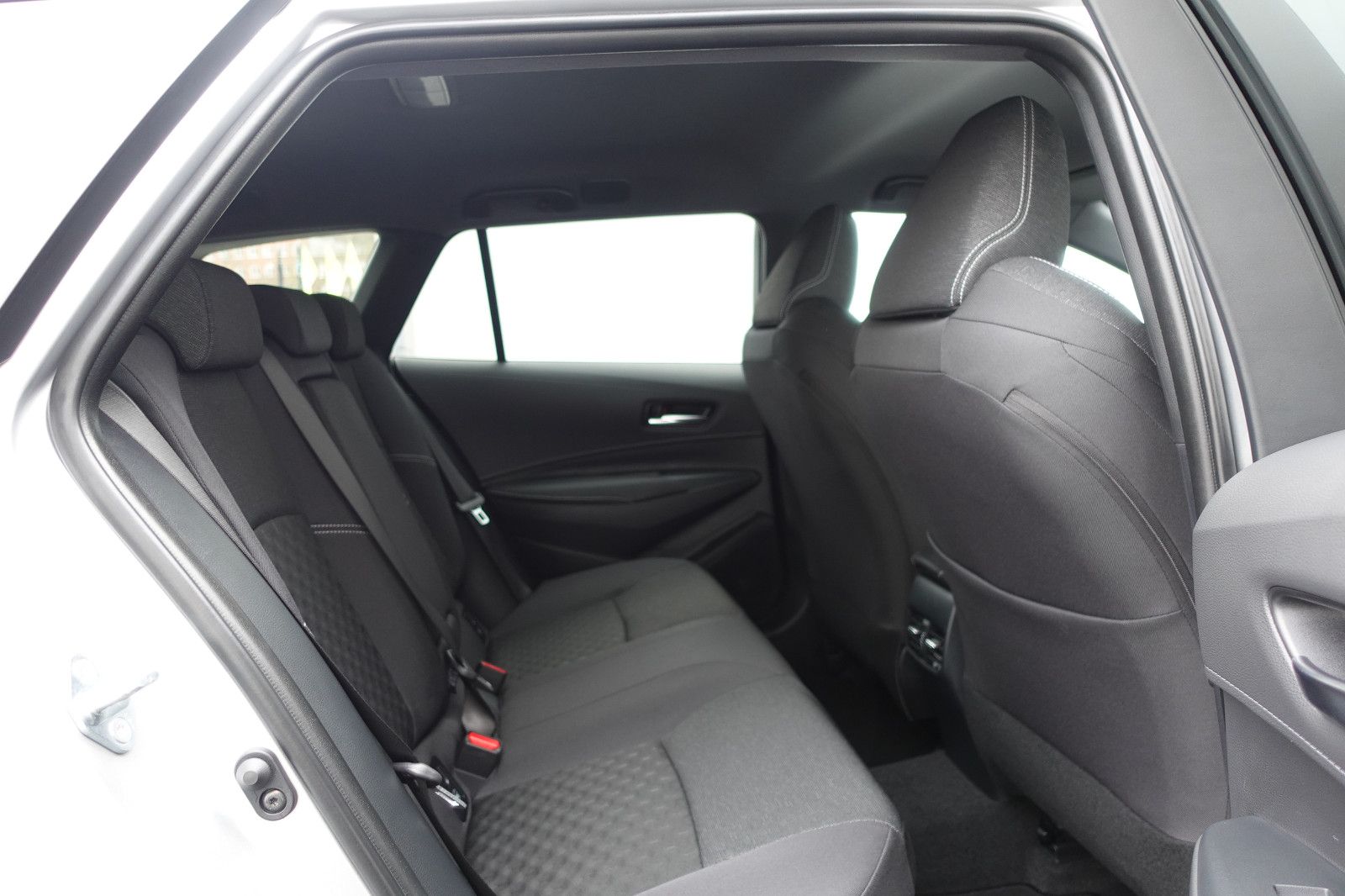 Fahrzeugabbildung Suzuki Swace  1.8 HYBRID CVT Comfort+,Navi,RFK