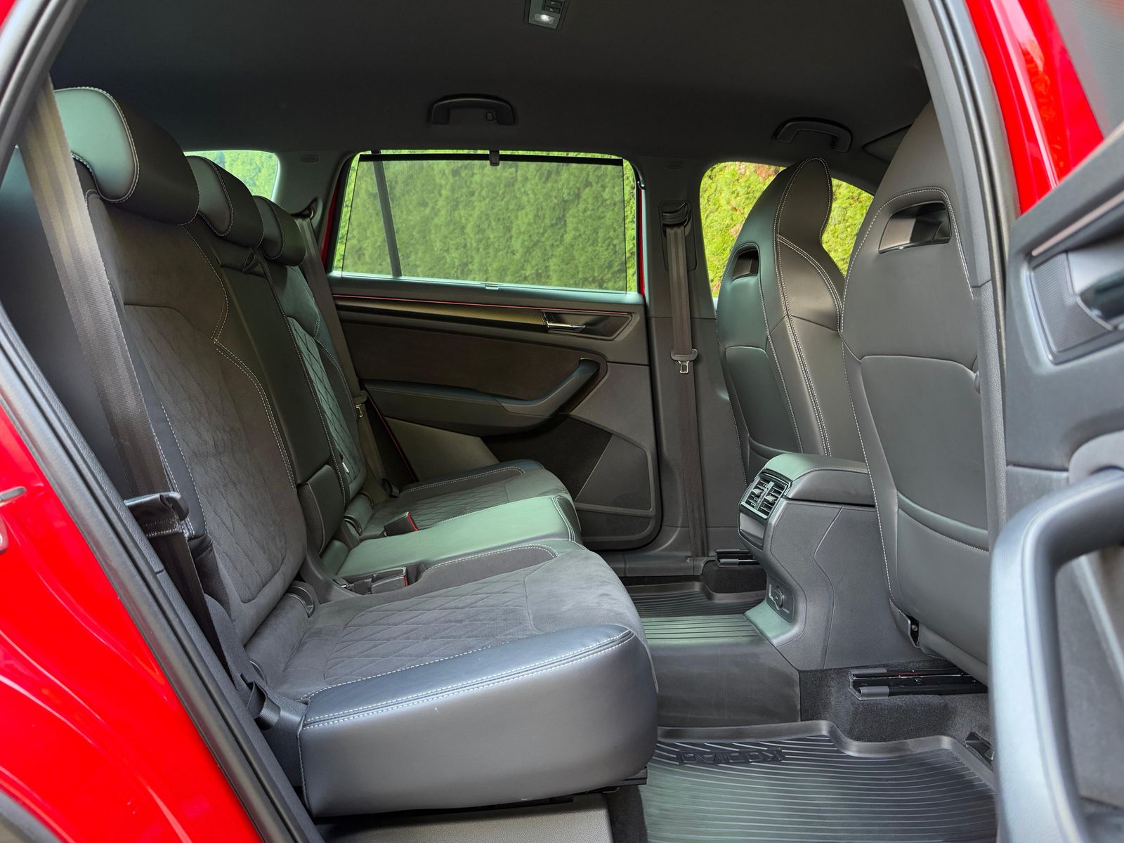 Fahrzeugabbildung SKODA Kodiaq 2.0 TSI 4x4 DSG Sportline MATRIX+SHZ+KAM+