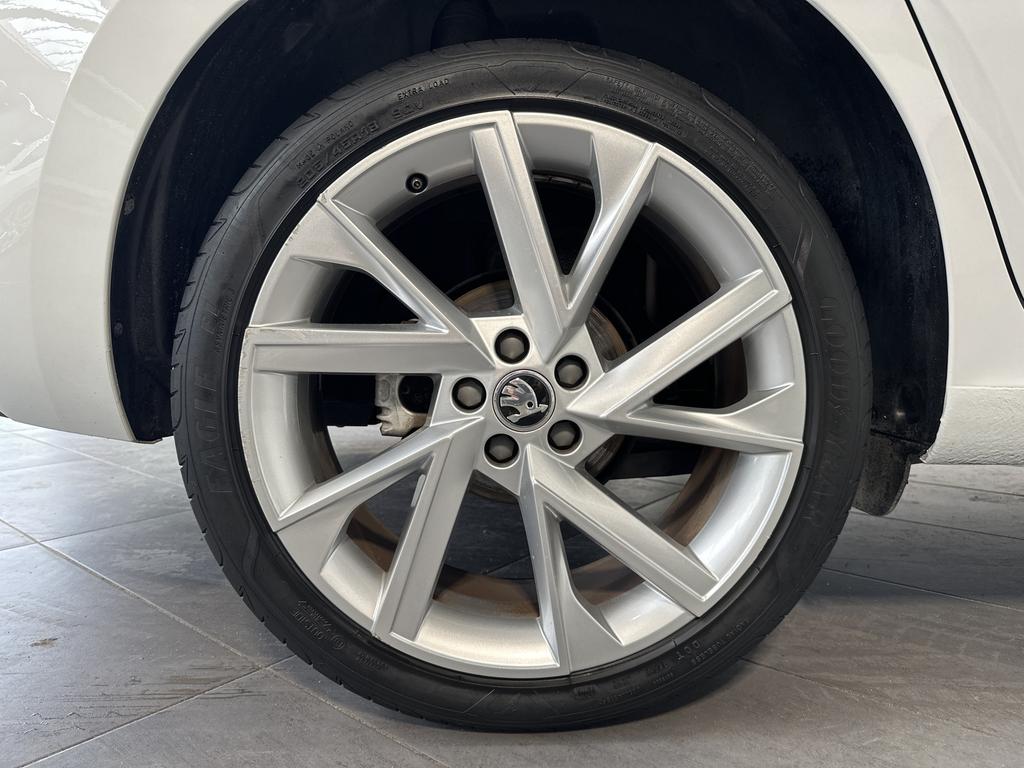 Skoda Scala 2023 г. Серый, пробег 46750 км