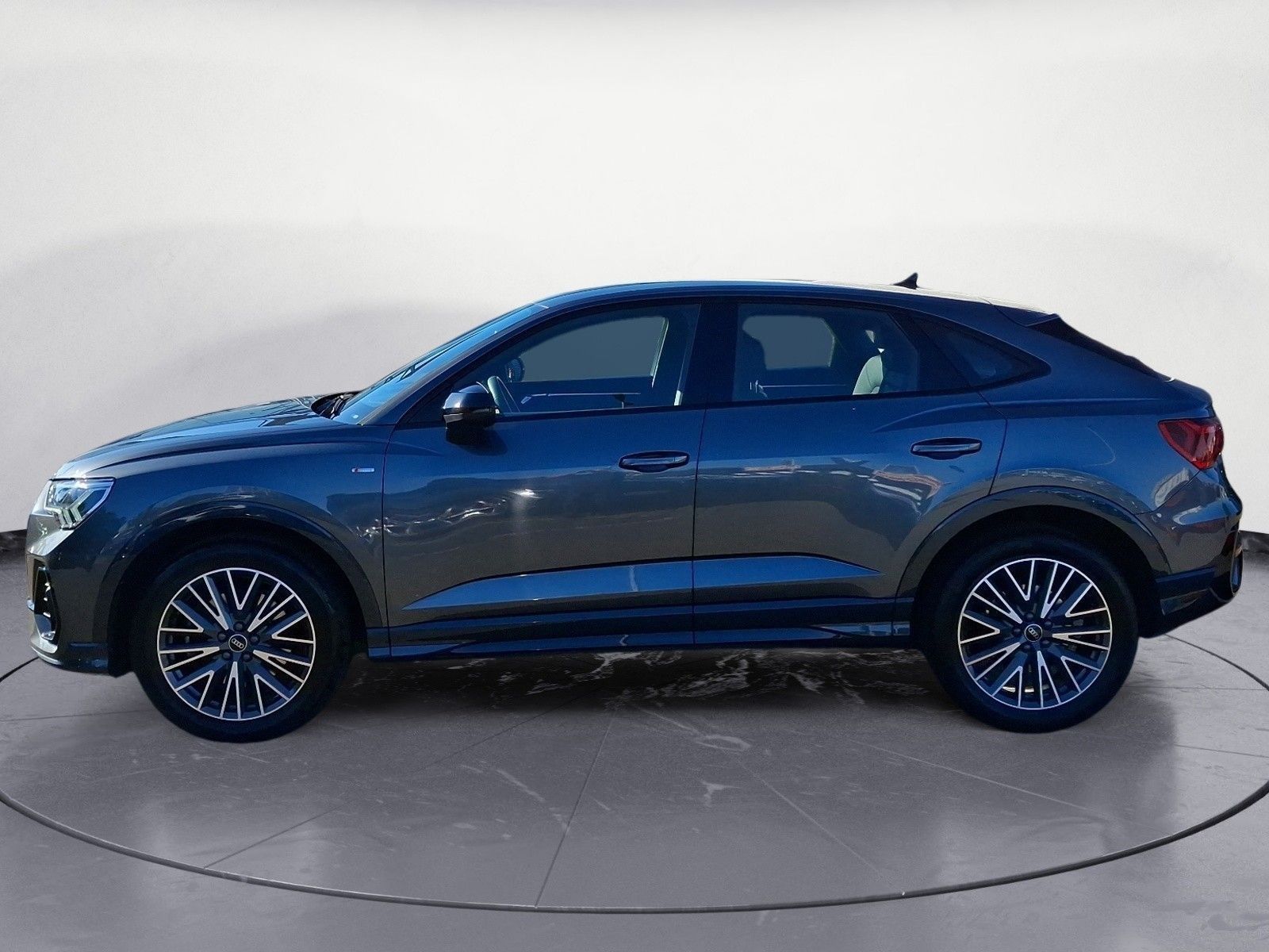 Audi Q3 Sportback 40 TFSI quattro S tronic S Line Opt imagem 3