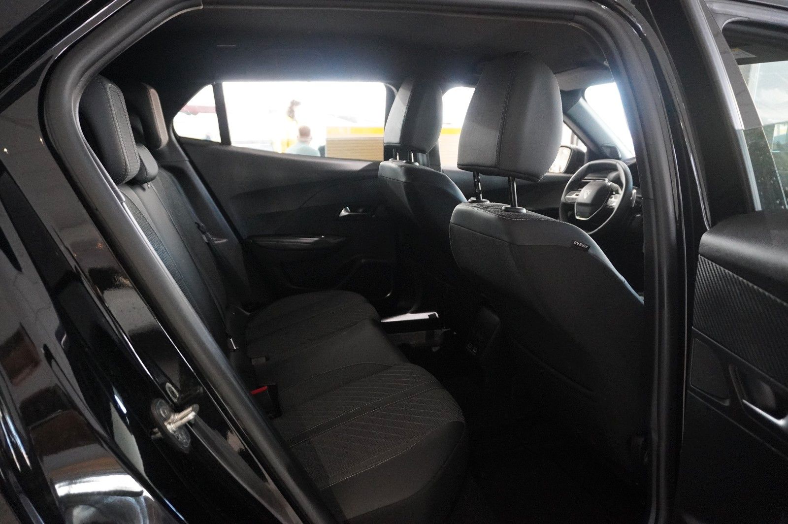 Fahrzeugabbildung Peugeot 2008 1.2 HYBRID ALLURE E-DSC NAVI/LED/SPORT/VIRT
