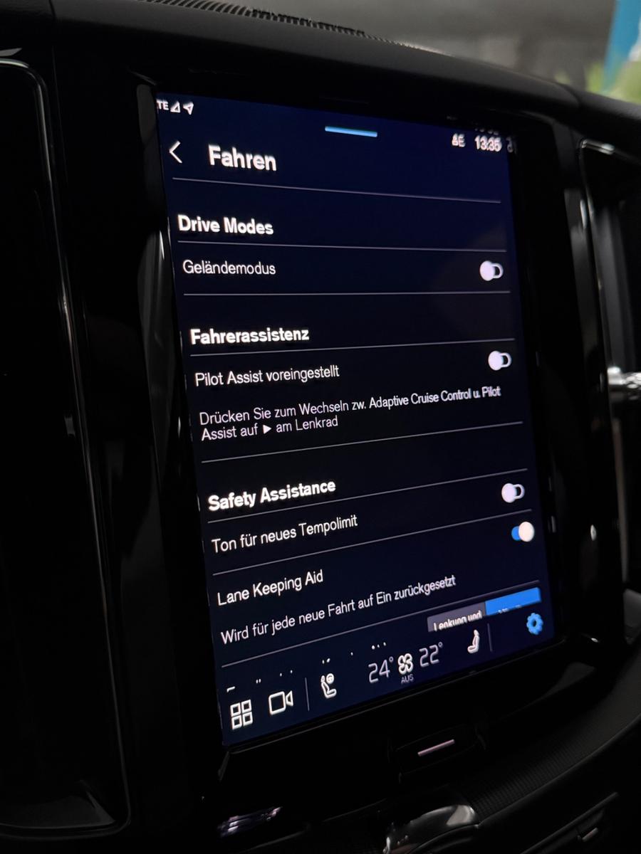 Volvo XC60 B5 Plus Dark AWD H&K Sound Assist AppCar360, миниатюра 24