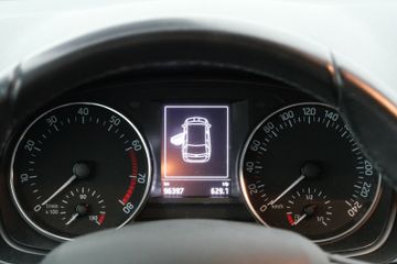 Skoda Fabia Combi Joy 1.2 TSI PDC SHZ KLIMA Navi