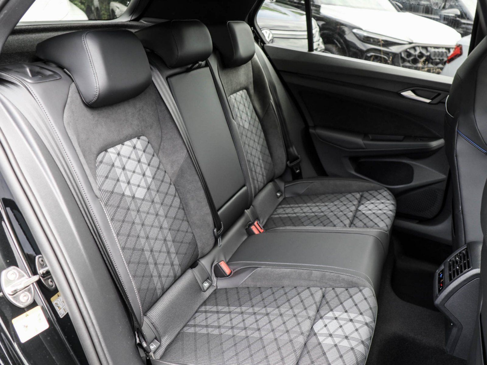 Volkswagen Golf - Bild 4