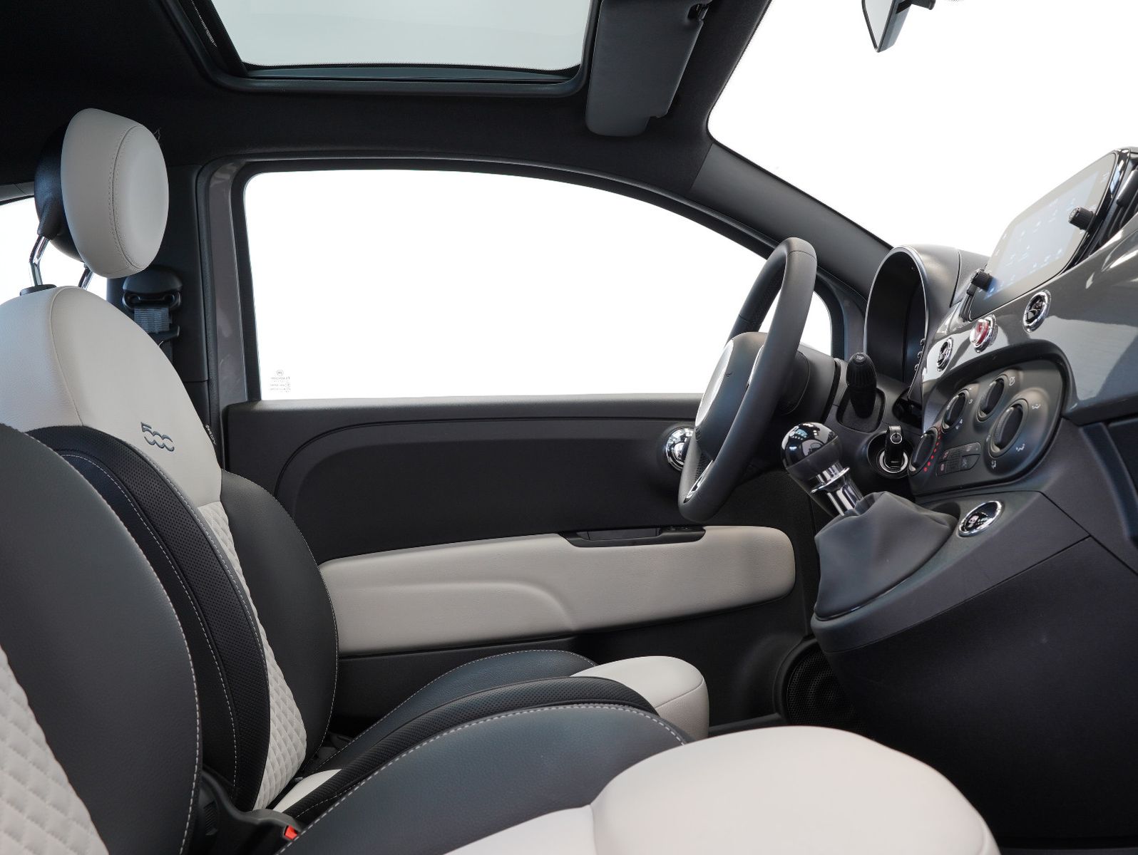 Fahrzeugabbildung Fiat 500 1.0 Mild Hybrid Dolcevita PANO