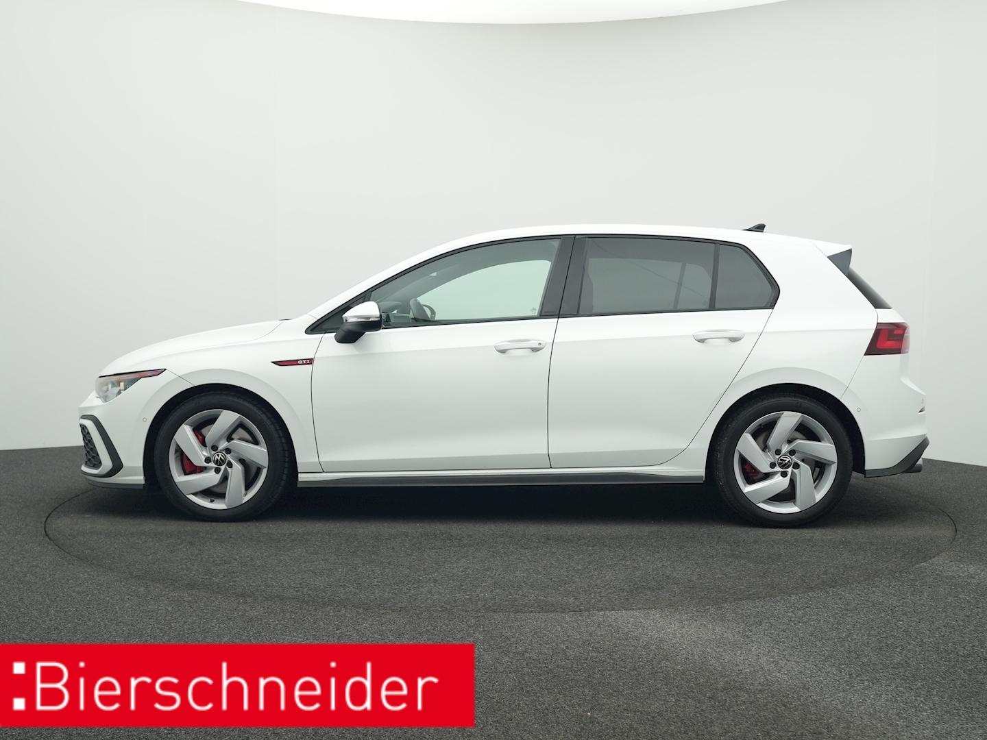 Volkswagen Golf GTI 8 2.0 TSI DSG NAVI AHK PANO LED