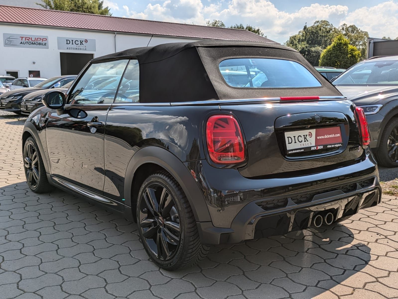 Fahrzeugabbildung MINI Cooper S Cabrio John JCW LED/TEMP/HARMAN/CAM/HuD