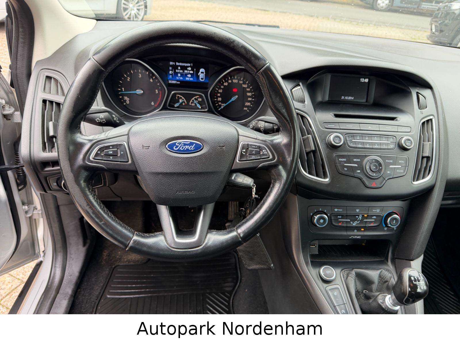Ford Focus 2014 — photo 10