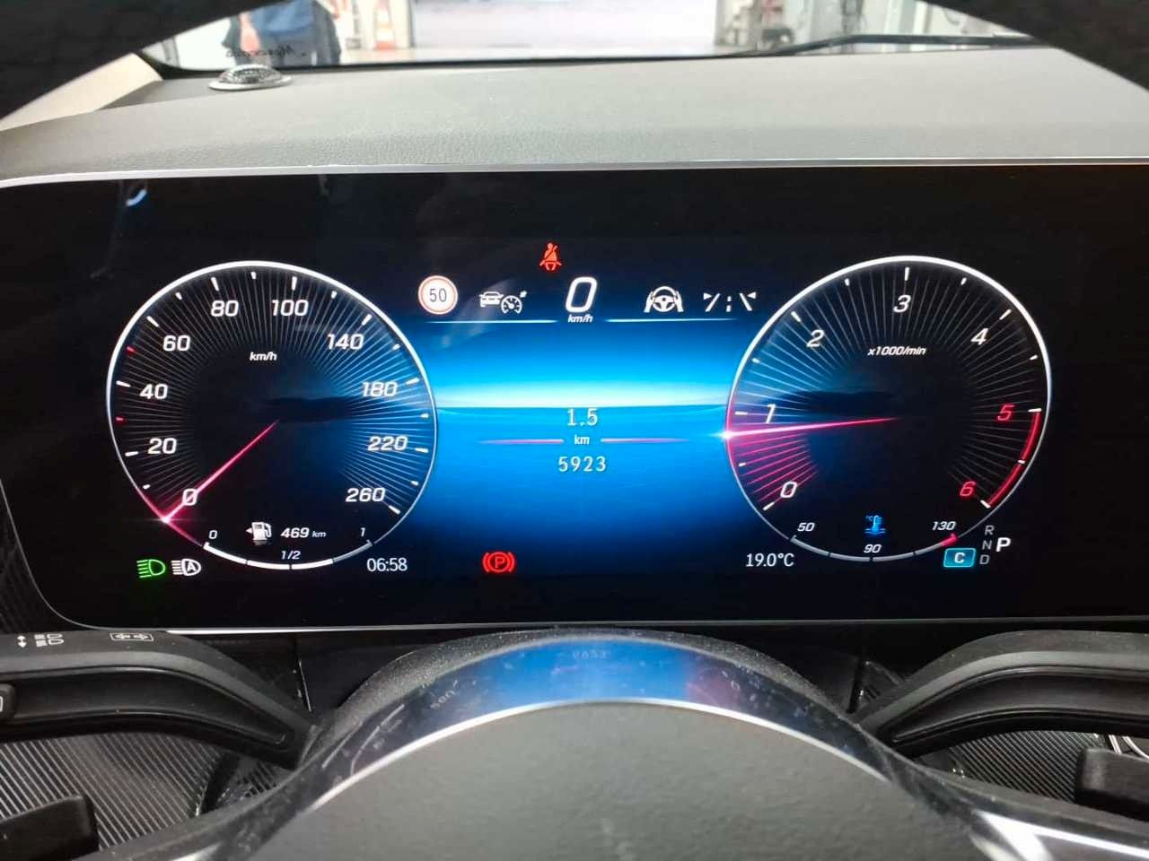 Fahrzeugabbildung Mercedes-Benz V 300 d MARCO POLO AMG Markise AHK2,5to AIRMATIC