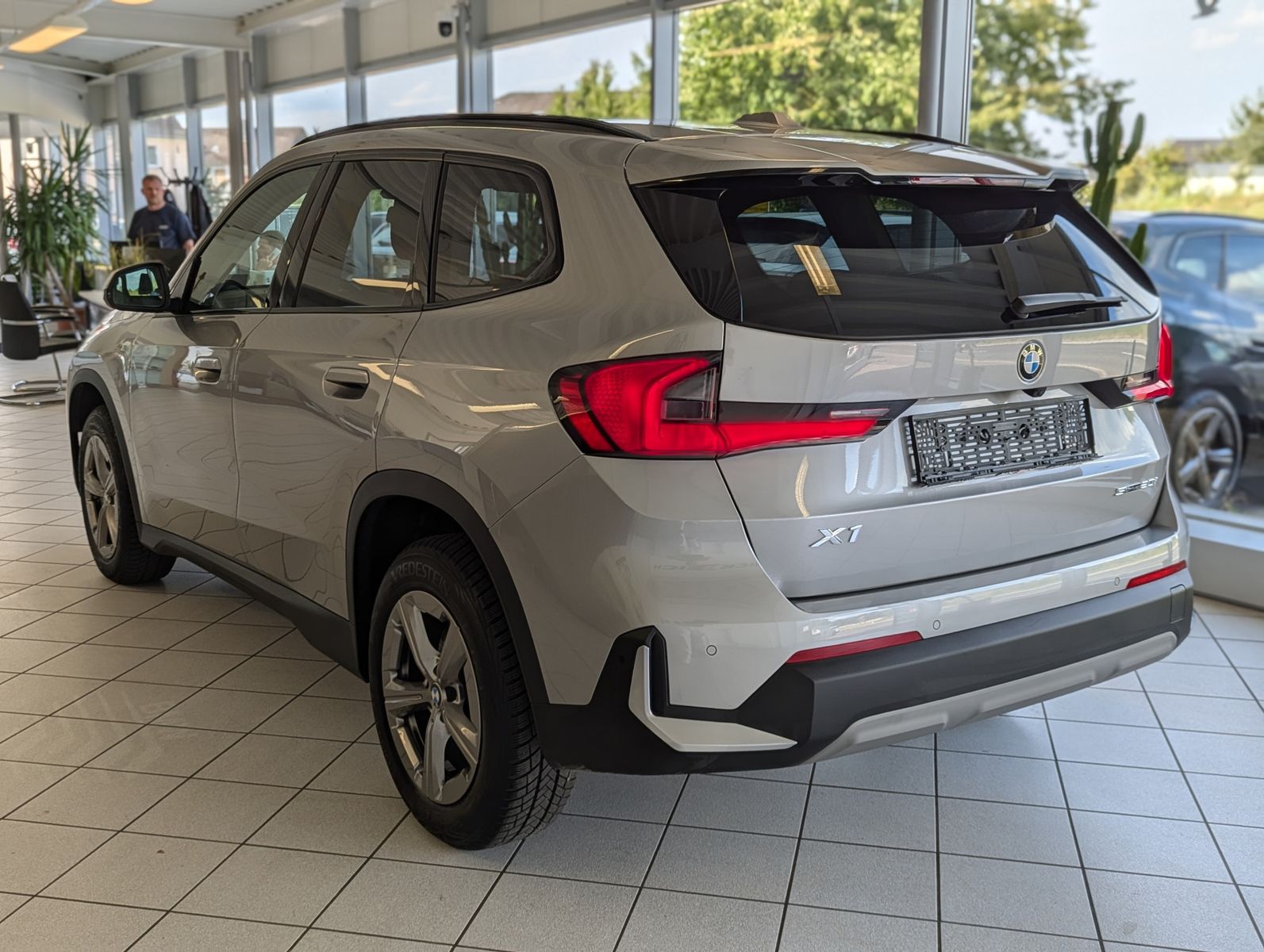 BMW X1 20 i Pano Premium-Travel-Paket AHK - Image 5