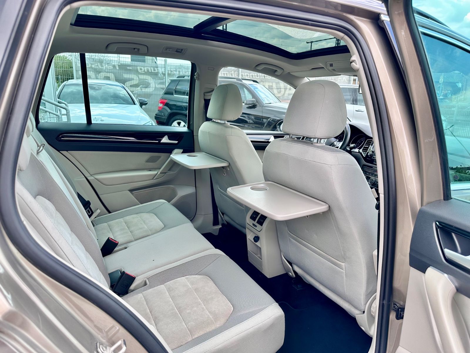 Fahrzeugabbildung Volkswagen GOLF SPORTSVAN VII HIGHLINE*MOD.2016+PANO+AUTOM.