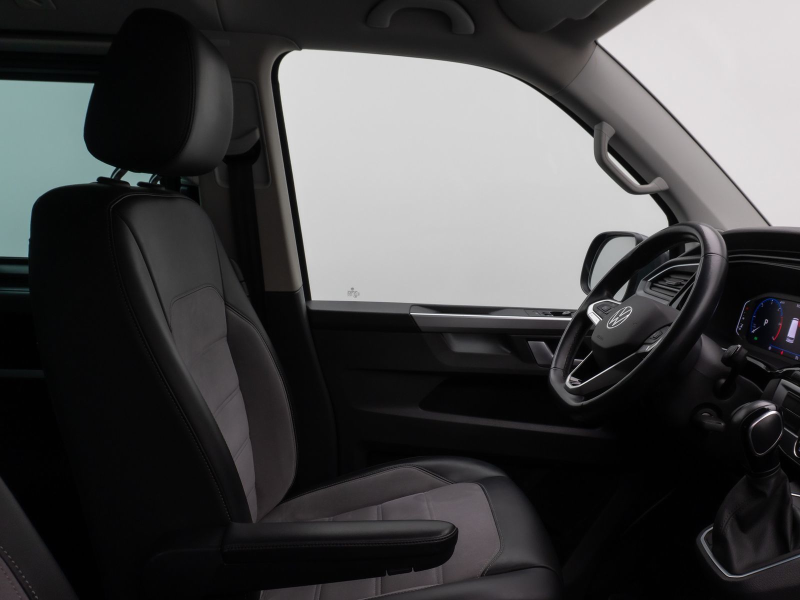 Fahrzeugabbildung Volkswagen T6 Multivan Kamera DAB Standheizung Navi Tempo