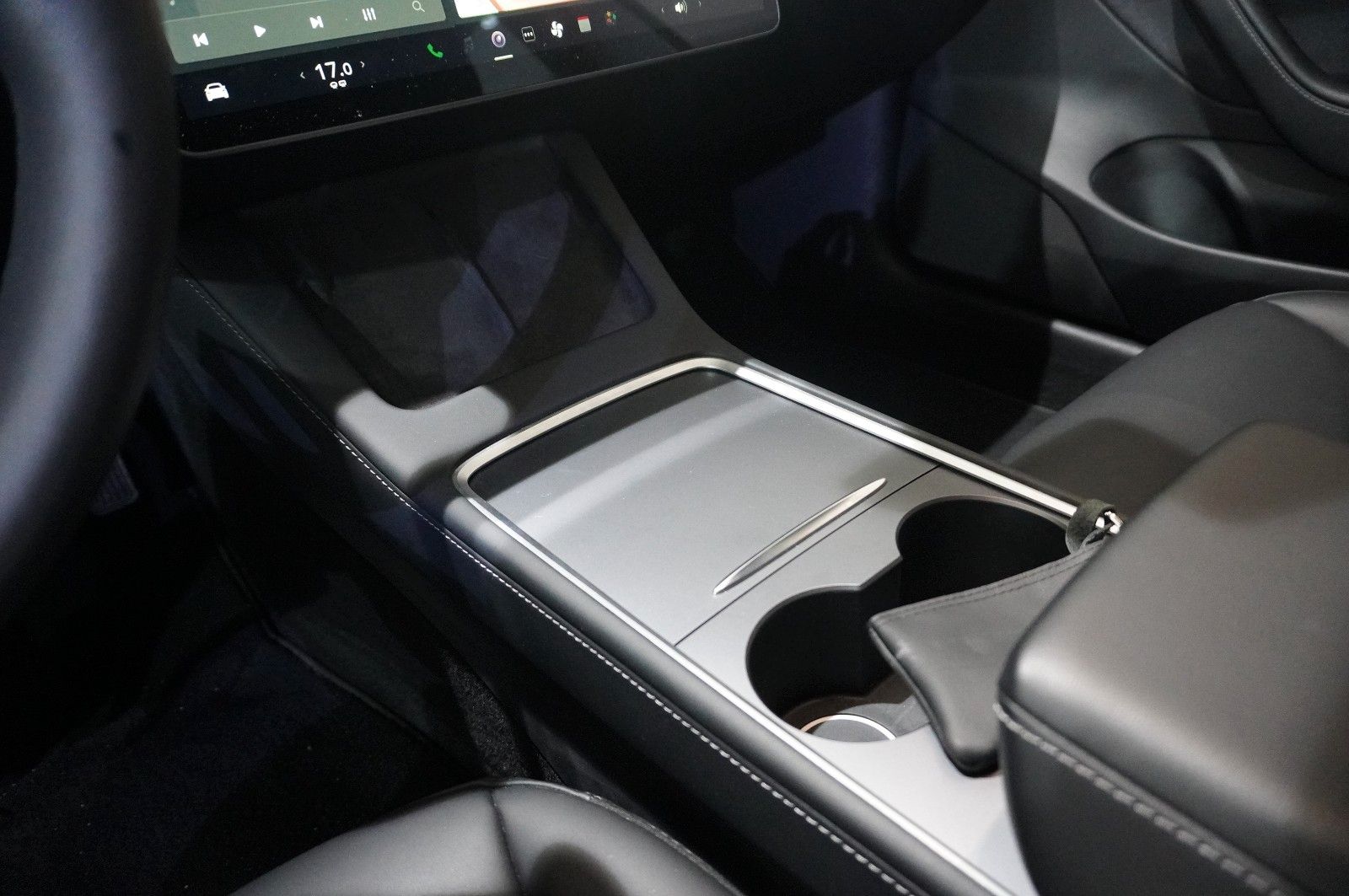 Fahrzeugabbildung Tesla Model 3 Standard Range Plus NAVI/KAMERA/DAB/PANO