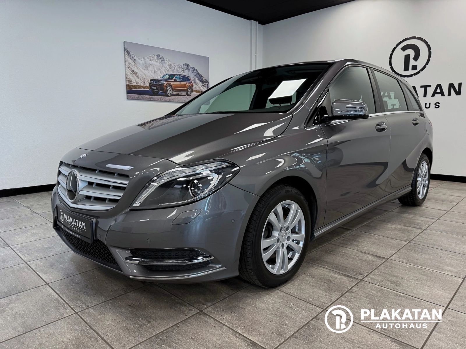 Fahrzeugabbildung Mercedes-Benz B 200 Navi Bi-Xenon Tempomat 1Hand