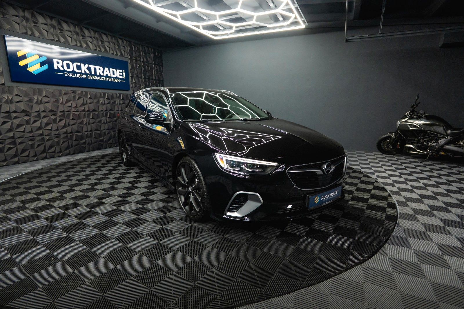 Fahrzeugabbildung Opel Insignia B Sports Tourer GSi 4x4 *ACC*LED*HU*DAB