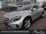 Mercedes-Benz GLA 200 LEDER/NAVIGATION/LED/SCHECKHEFT/AHK/PDC - Mercedes-Benz: Navigation 20