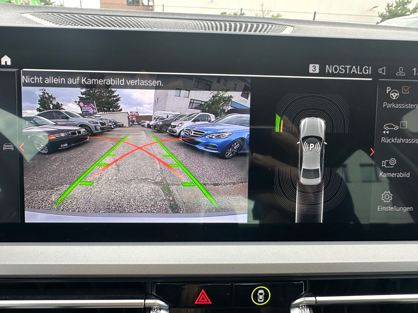 BMW 318 d Advantage/Leder/Navi/Kamera/LED/1Hand foto 25