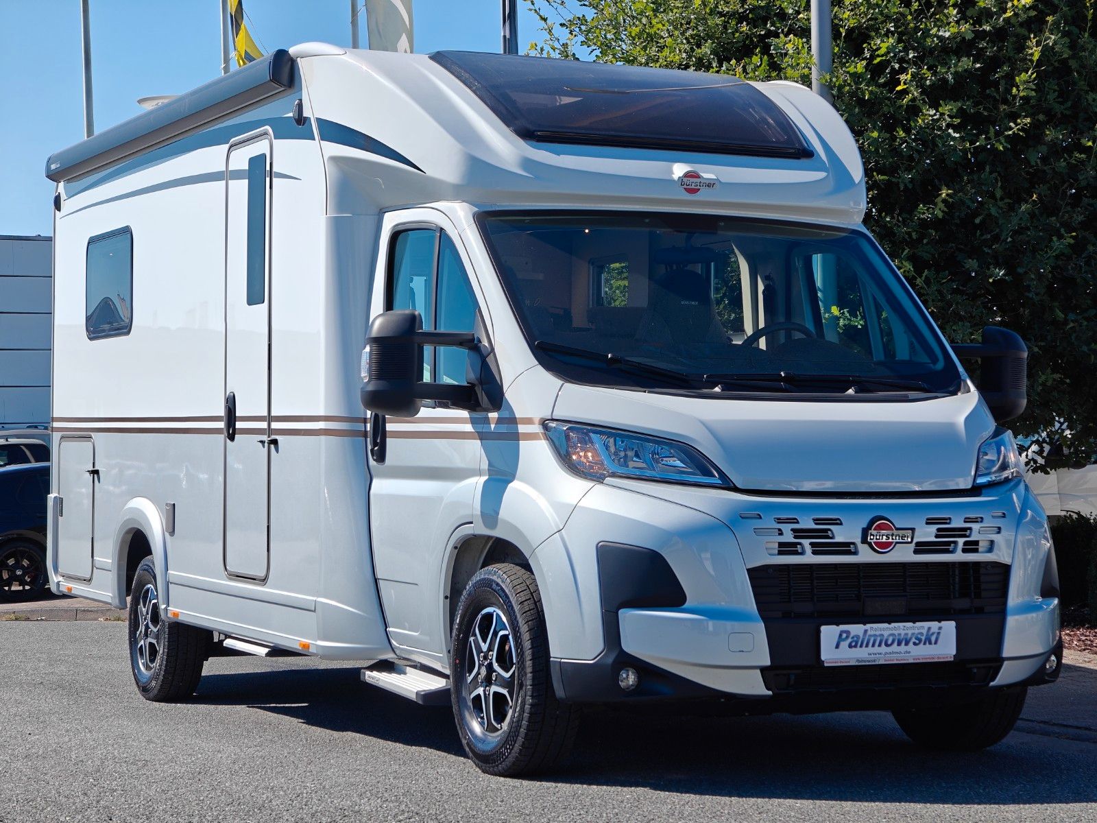 Fahrzeugabbildung Bürstner Campeo TD 660 - Combi 6DE, Lithium, Solar, Luft