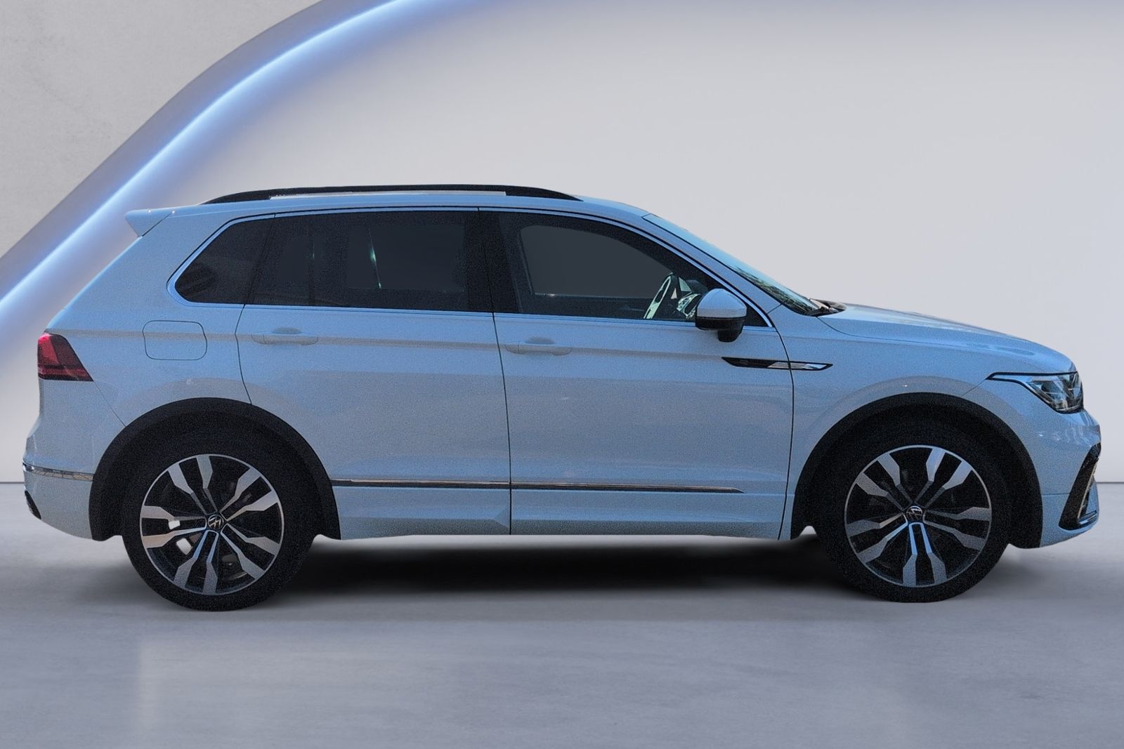 Tiguan 2.0 TDI DSG 4M R-Line KAMERA+STHZ+AHK