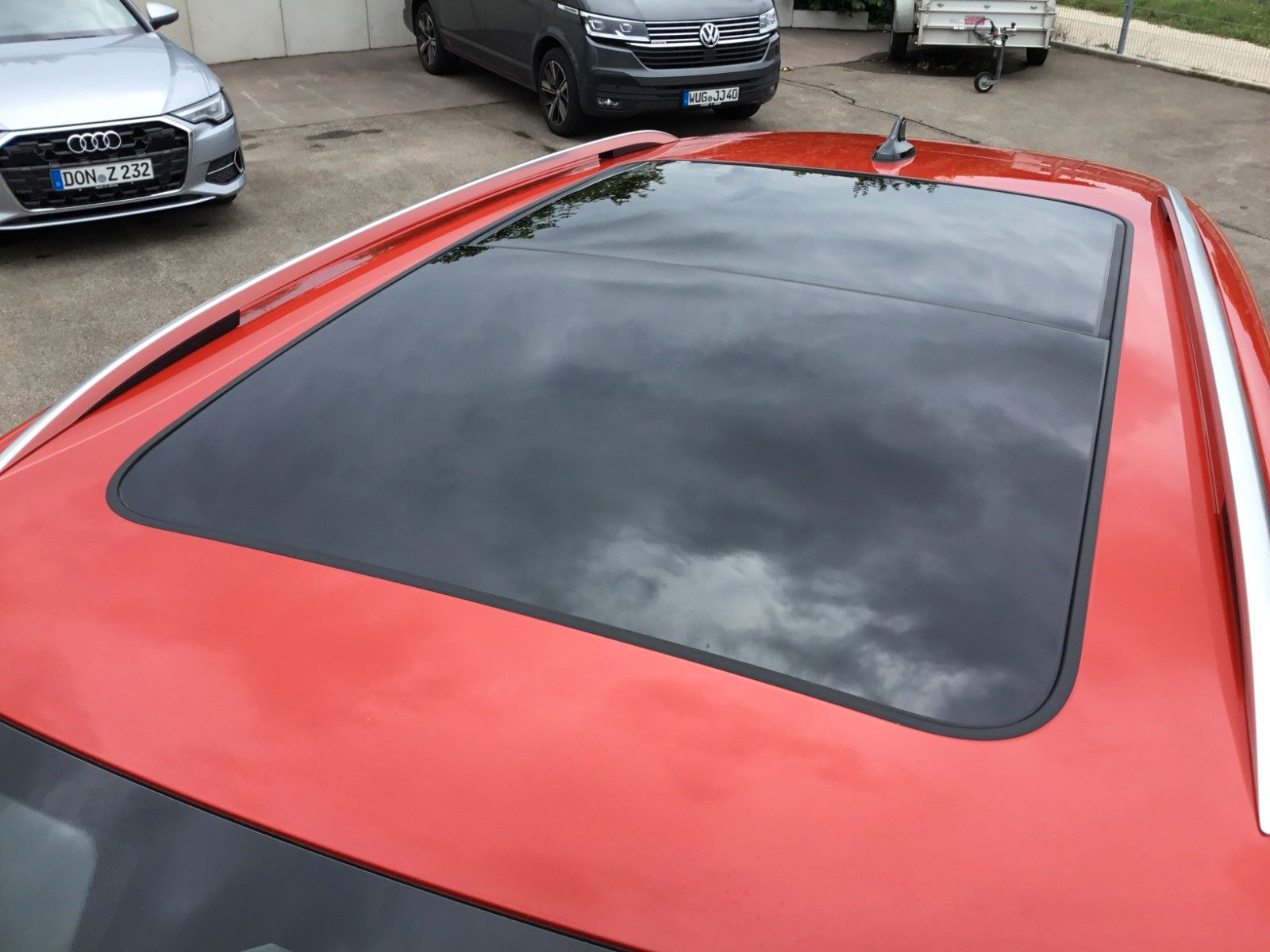 Fahrzeugabbildung Volkswagen Tiguan 2.0 TDI DSG 4M R-Line+AHK+20"+Pano