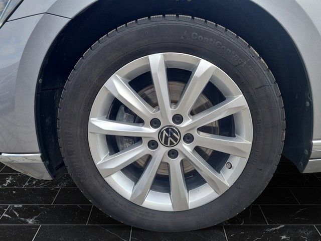 Fahrzeugabbildung Volkswagen Passat Variant TDI Elegance DSG Matrix AHK Navi