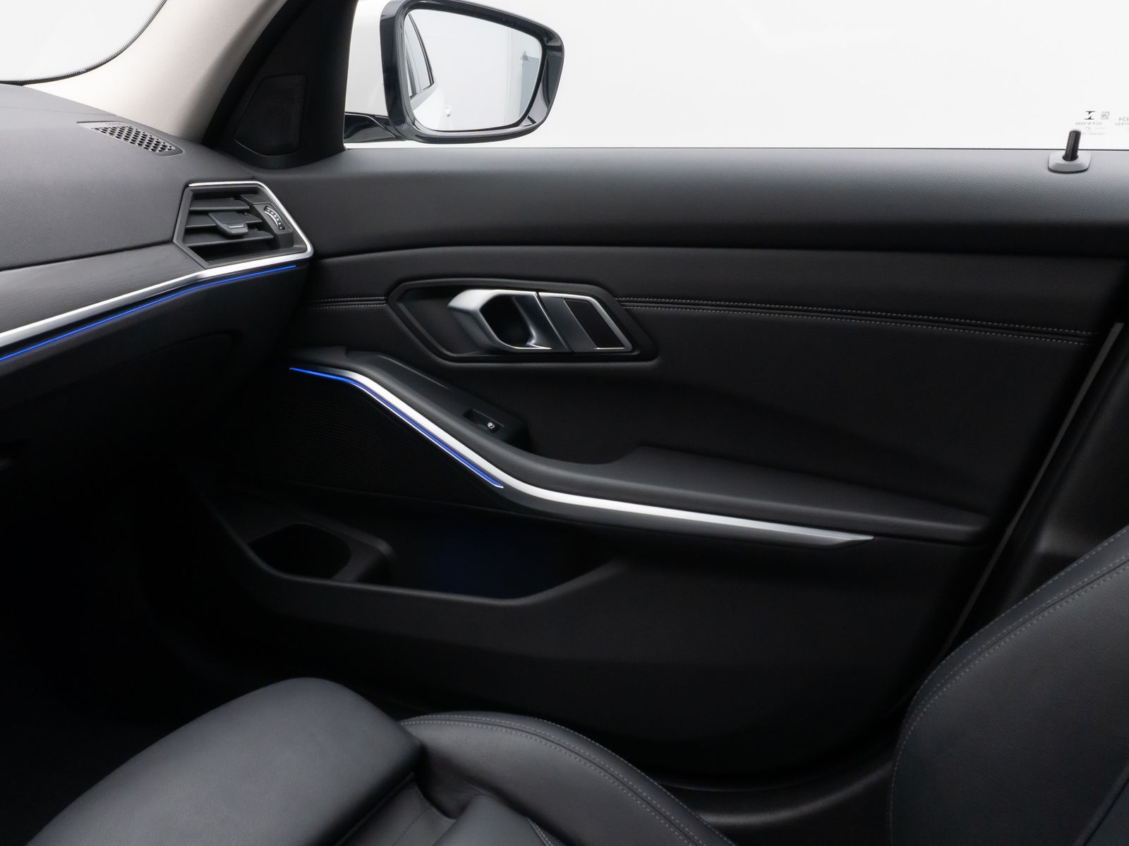 Fahrzeugabbildung BMW 320d  Luxury Line Kamera DAB HiFi Stop&Go Sport