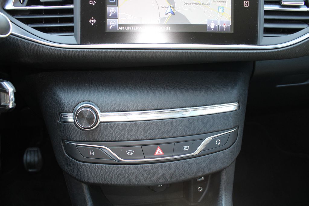 PEUGEOT 308 – Bild 16 von 20