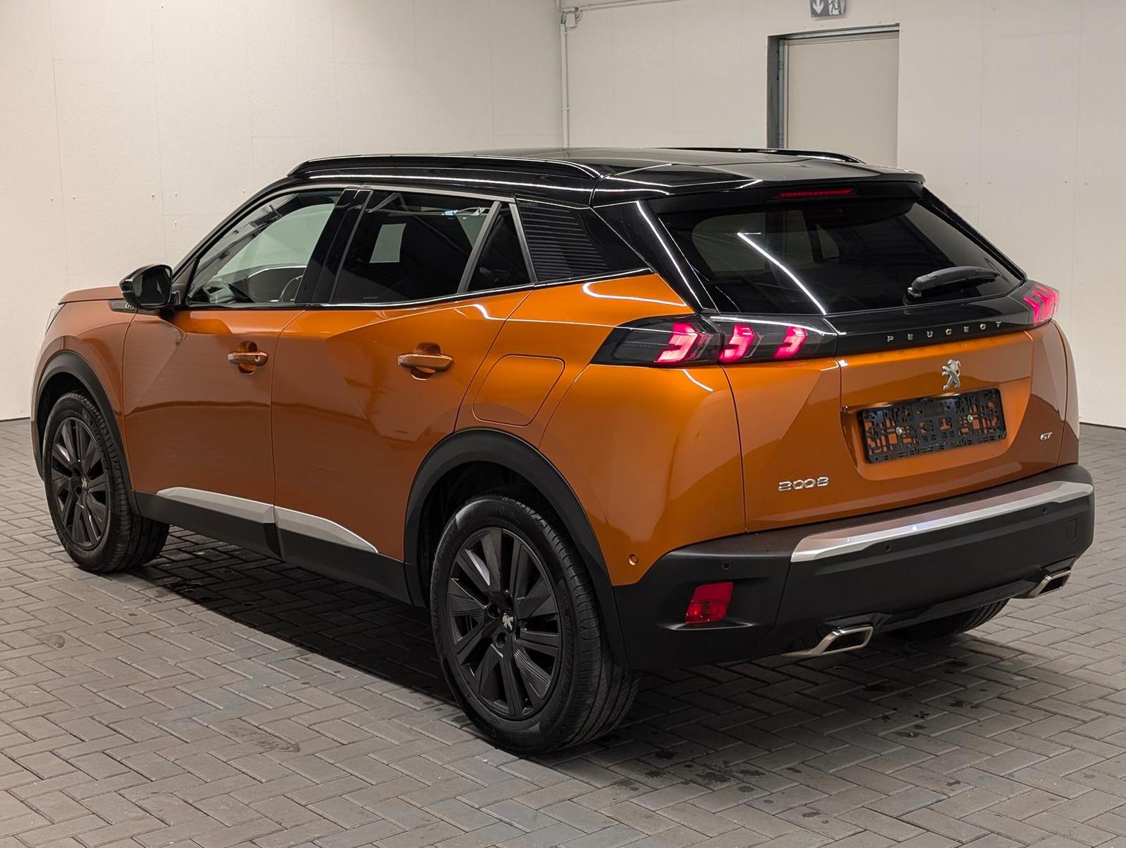 Peugeot 2008 GT LED/Navi/Focal/Pano/AHK/SHZ/Kam/ACC/18LM