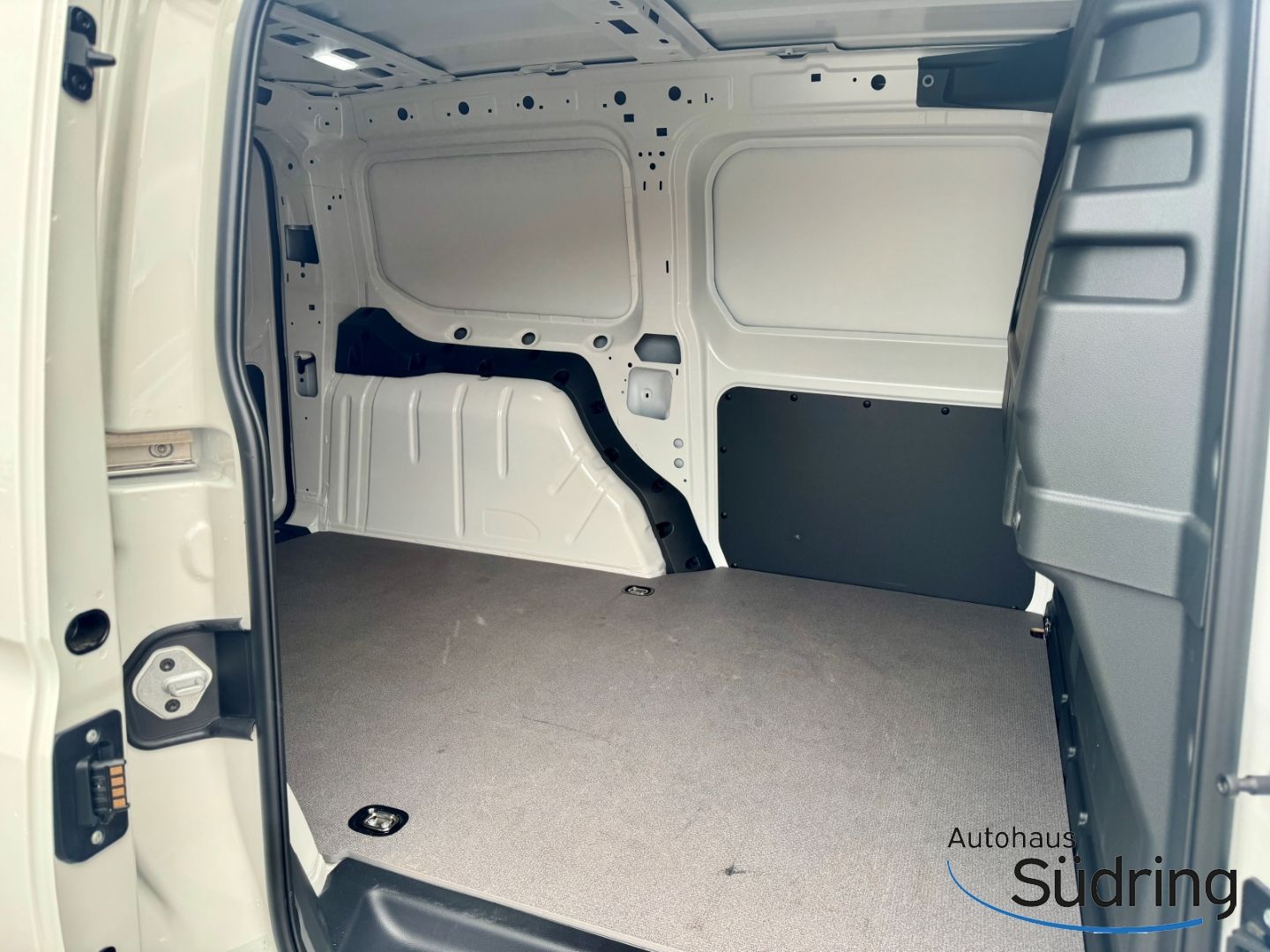 Caddy Maxi 2,0 TDI Kasten AHK Navi SHZ Rückfk.