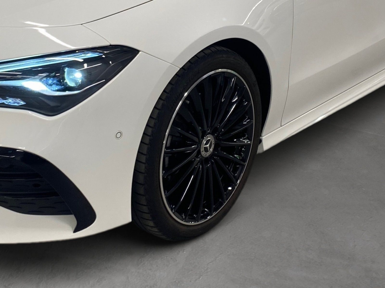 Fahrzeugabbildung Mercedes-Benz CLA 200 AMG*Pano*Totwink*19"*Night*LED*CarPlay*