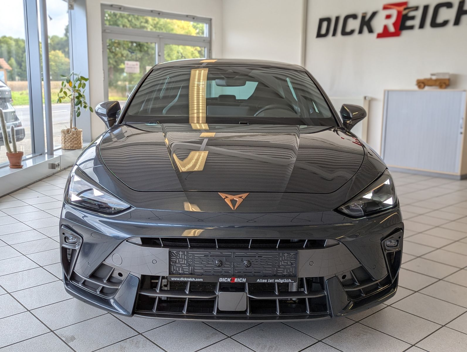 CUPRA Leon 2.0 TDI DSG Matrix Sennh Dynamic-Sitze Edge - Image 2