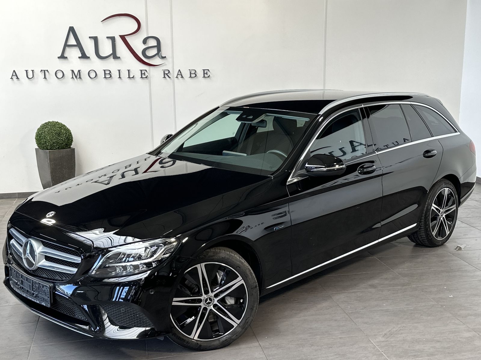 Fahrzeugabbildung Mercedes-Benz C 300e T Avantgarde NAV+LED+AHK+BURMESTER+PP+1HD